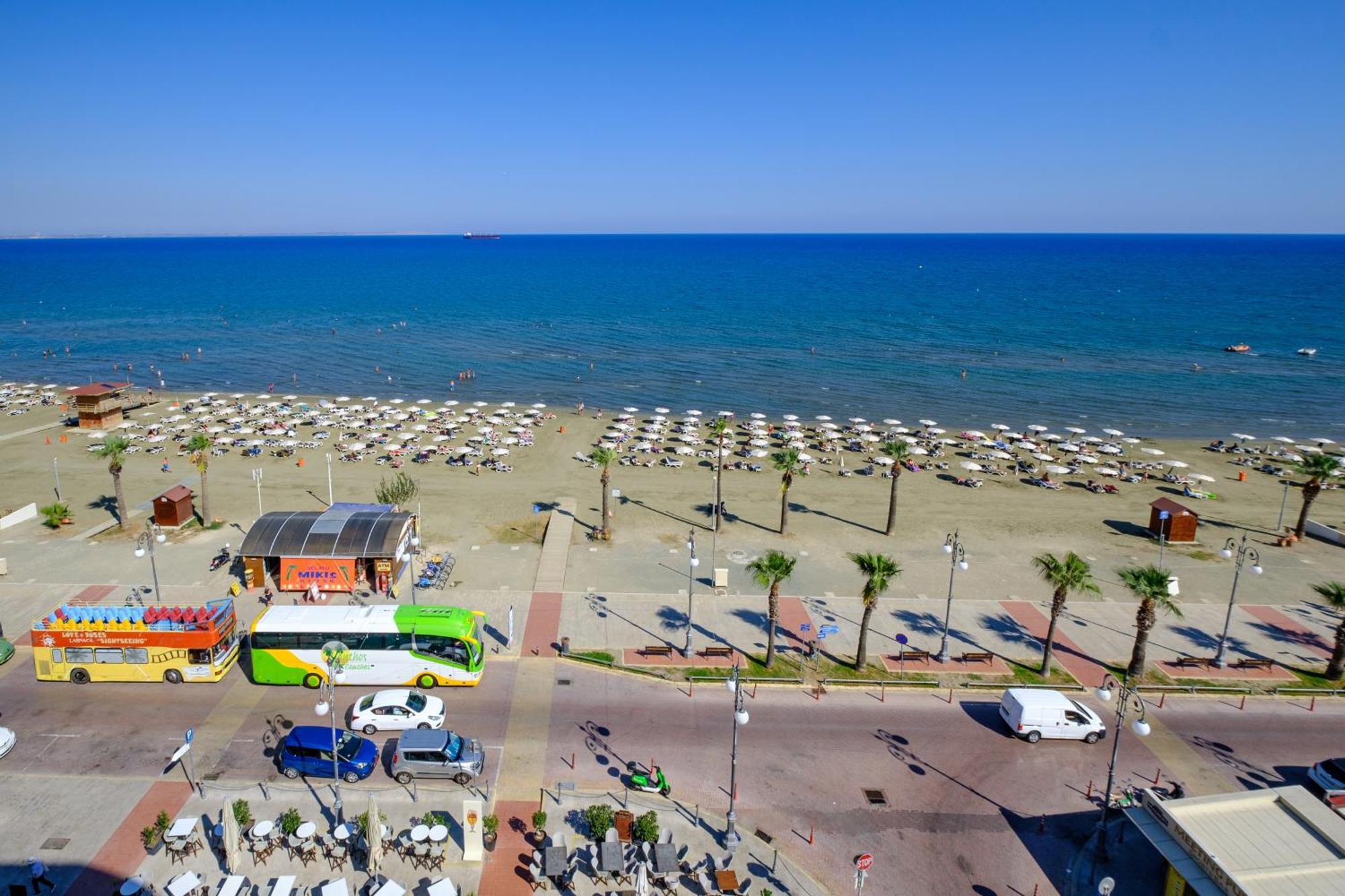Lazuli Sea View Beachfront Ap 21 Larnaka Exterior foto