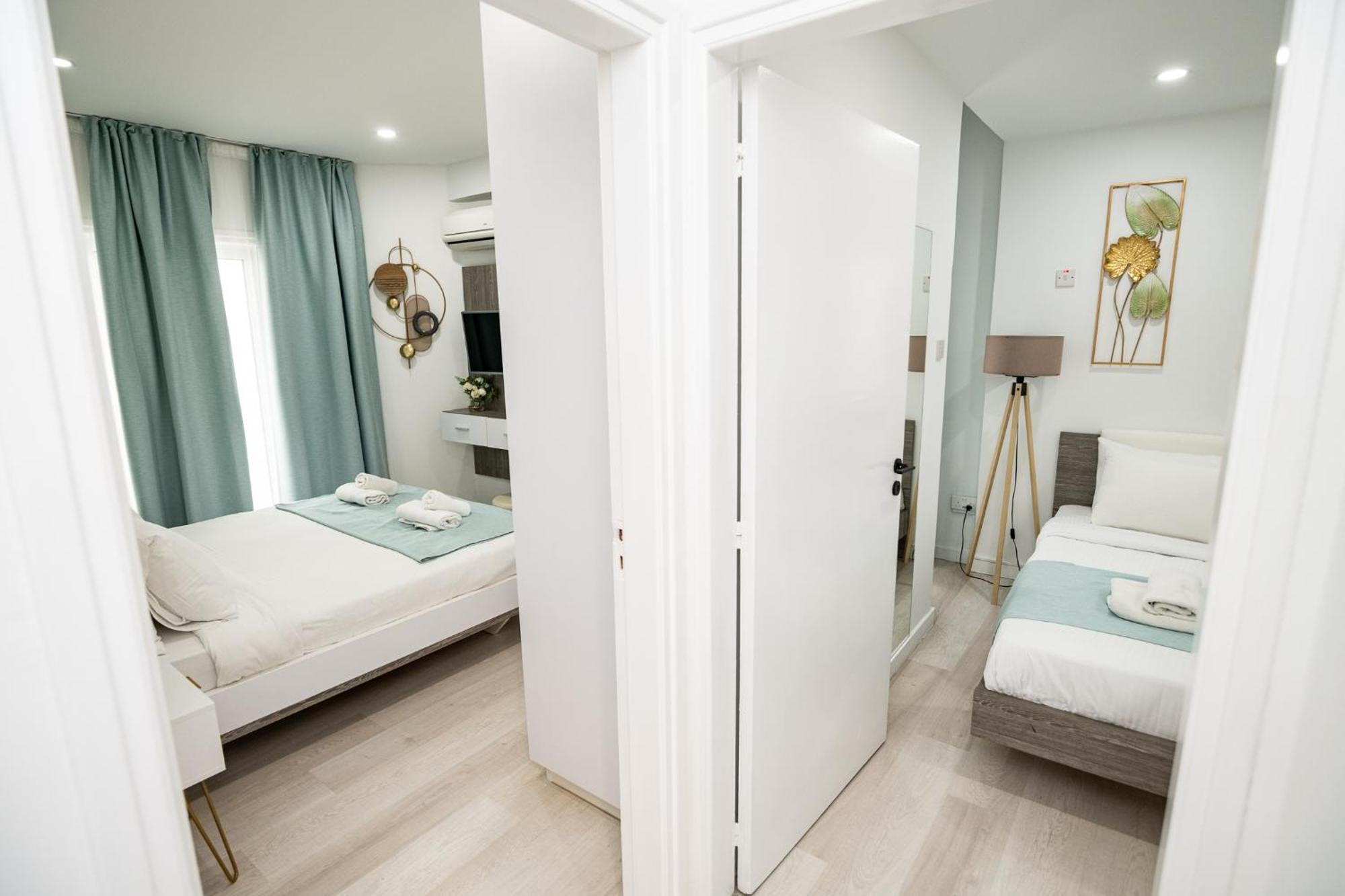 Lazuli Sea View Beachfront Ap 21 Larnaka Exterior foto