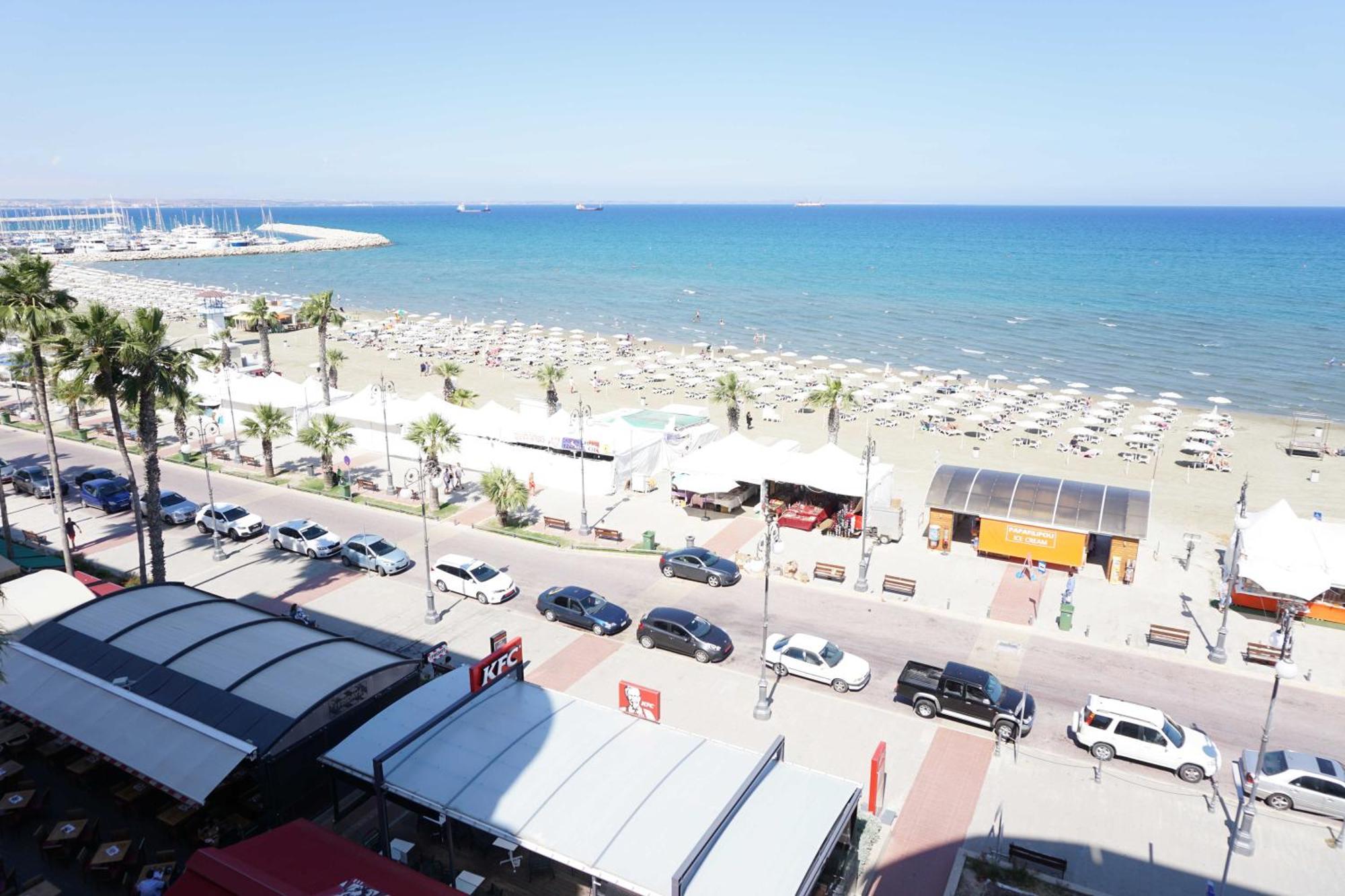 Lazuli Sea View Beachfront Ap 21 Larnaka Exterior foto