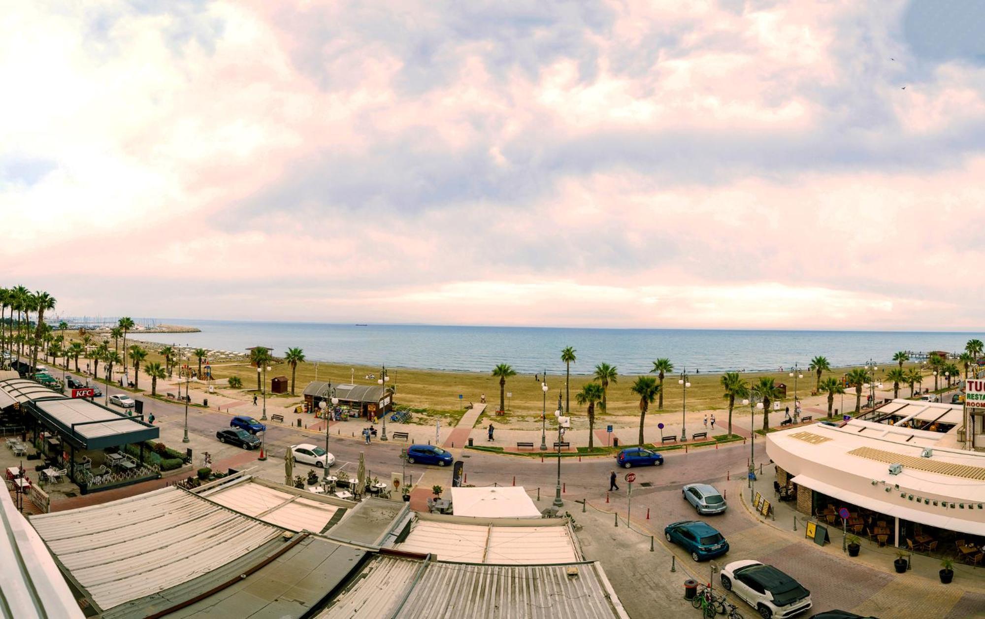 Lazuli Sea View Beachfront Ap 21 Larnaka Exterior foto