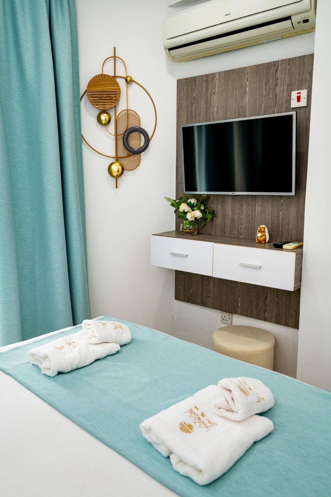 Lazuli Sea View Beachfront Ap 21 Larnaka Exterior foto